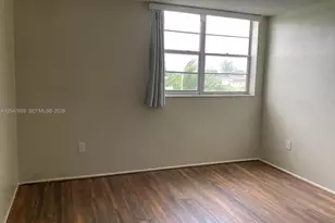 7900 Tatum Waterway Dr, Miami Beach, FL 33141 - Photo 6