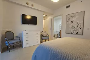 300 S Biscayne Blvd, Miami, FL 33131 - Photo 6