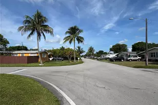 7612 Plantation Blvd, Miramar, FL 33023 - Photo 16