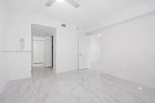 488 NE 18th St, Miami, FL 33132 - Photo 18