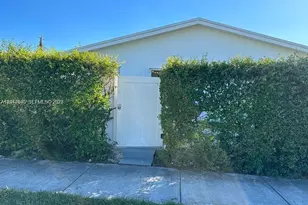301 9th St, Hallandale Beach, FL 33009 - Photo 2