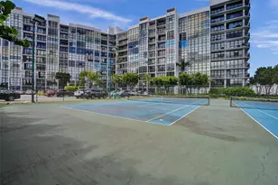 800 Parkview Dr, Hallandale Beach, FL 33009 - Photo 32