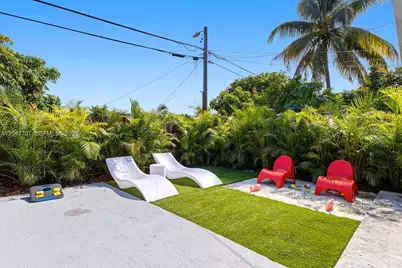 1240 NE 159th St, North Miami Beach, FL 33162 - Photo 16