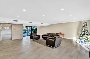 1595 NE 135th St, North Miami, FL 33161 - Photo 8