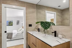 7811 Carlyle Ave, Miami Beach, FL 33141 - Photo 20