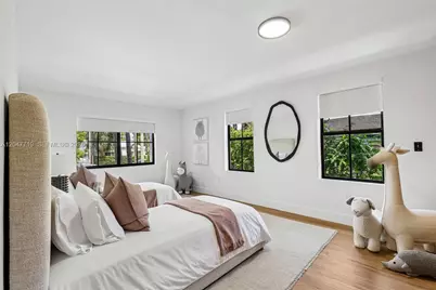 7811 Carlyle Ave, Miami Beach, FL 33141 - Photo 22