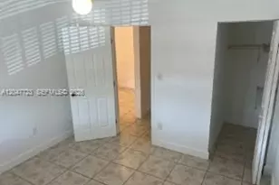 6040 Shaker Wood Cir, Tamarac, FL 33319 - Photo 8