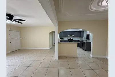 800 NW 76th Ave, Pembroke Pines, FL 33024 - Photo 10