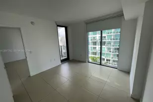 31 SE 6th St, Miami, FL 33131 - Photo 2