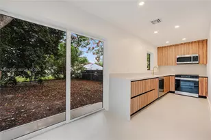 1070 NW 44th St, Miami, FL 33127 - Photo 12