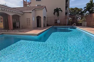 10237 NW 9th Street Circle, Miami, FL 33172 - Photo 2