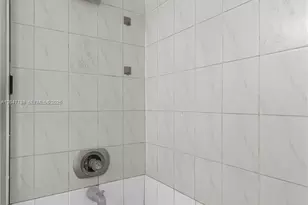 5580 W 26th Ct, Hialeah, FL 33016 - Photo 16