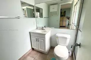 31 Windsor B, West Palm Beach, FL 33417 - Photo 10