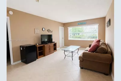 4700 NW 35th St #411, Lauderdale Lakes, FL 33319 - Photo 2
