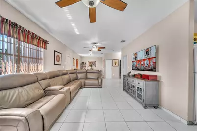 7565 N Augusta Dr #7567, Hialeah, FL 33015 - Photo 2