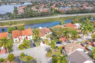 7565 N Augusta Dr, Hialeah, FL 33015 - Photo 16