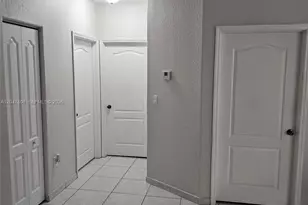 7565 N Augusta Dr, Hialeah, FL 33015 - Photo 6