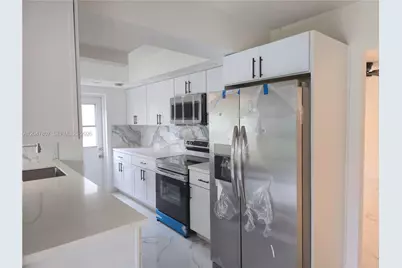 1141 SW 8th Ter, Fort Lauderdale, FL 33315 - Photo 4