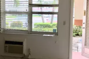 2 Coventry A, West Palm Beach, FL 33417 - Photo 4