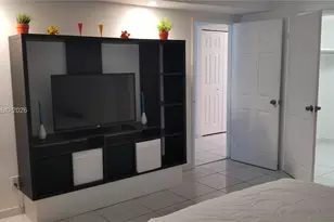 5401 Collins Ave, Miami Beach, FL 33140 - Photo 14
