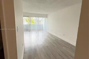 9367 Fontainebleau Blvd, Miami, FL 33172 - Photo 6