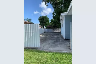 2194 NW 18th Ter #0, Miami, FL 33125 - Photo 18