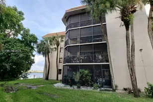 461 Ives Dairy Rd, Miami, FL 33179 - Photo 2