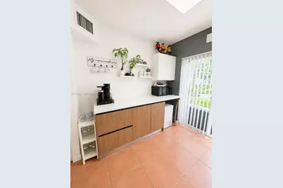 7830 NW 6th St #103, Pembroke Pines, FL 33024 - Photo 6