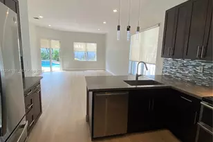 628 SW 168th Terrace, Pembroke Pines, FL 33027 - Photo 10