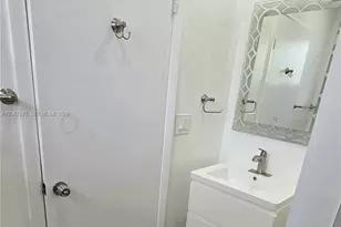8075 NW 8th St, Miami, FL 33126 - Photo 24