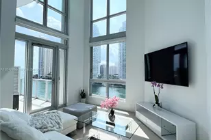 300 S Biscayne Blvd, Miami, FL 33131 - Photo 2