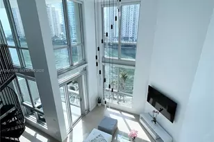 300 S Biscayne Blvd, Miami, FL 33131 - Photo 1