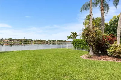 18500 SW 7th St, Pembroke Pines, FL 33029 - Photo 10