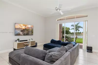 18500 SW 7th St, Pembroke Pines, FL 33029 - Photo 26