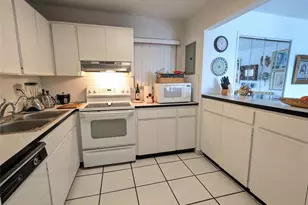 9140 Fontainebleau Blvd, Miami, FL 33172 - Photo 12