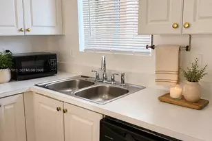 6245 Kendale Lakes Circle, Miami, FL 33183 - Photo 2