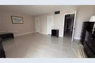 807 NE 27th Ave #807, Hallandale Beach, FL 33009 - Photo 8