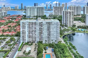 2851 NE 183rd St, Aventura, FL 33160 - Photo 4