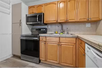 6070 W 18th Ave #209, Hialeah, FL 33012 - Photo 6