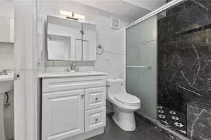 6070 W 18th Ave, Hialeah, FL 33012 - Photo 12