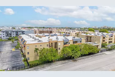 6070 W 18th Ave #209, Hialeah, FL 33012 - Photo 2