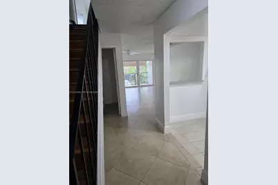 40 NW 87th Ave #D201, Miami, FL 33172 - Photo 2