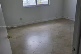 40 NW 87th Ave, Miami, FL 33172 - Photo 6