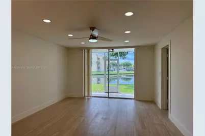 8600 Sunrise Lakes Blvd #102, Sunrise, FL 33322 - Photo 10