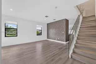 10908 W 32nd Ln, Hialeah, FL 33018 - Photo 2