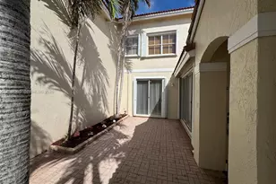 1595 Seagrape Way, Hollywood, FL 33019 - Photo 10