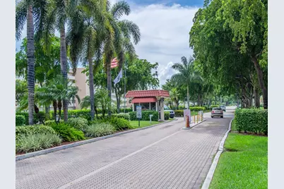 [Address not provided], Pembroke Pines, FL 33025 - Photo 2