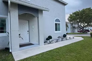 1428 SW 47th Ave, Deerfield Beach, FL 33442 - Photo 4
