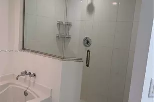 500 Brickell Ave, Miami, FL 33131 - Photo 20