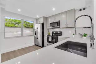 2305 Lucaya Ln, Coconut Creek, FL 33066 - Photo 2